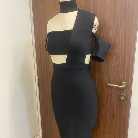 Black Body Con Dress - Picture 4 of 4